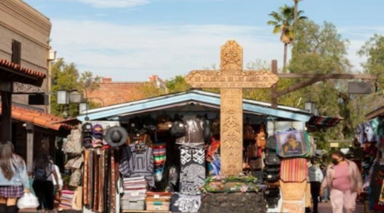 Image of Olvera Street entrance